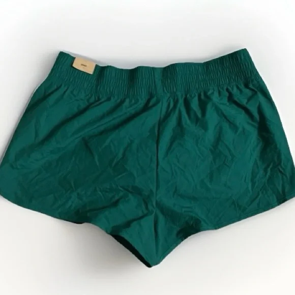Victoria's Secret PINK Active Green Lined Dolphin Hem running shorts New - Picture 2 of 5